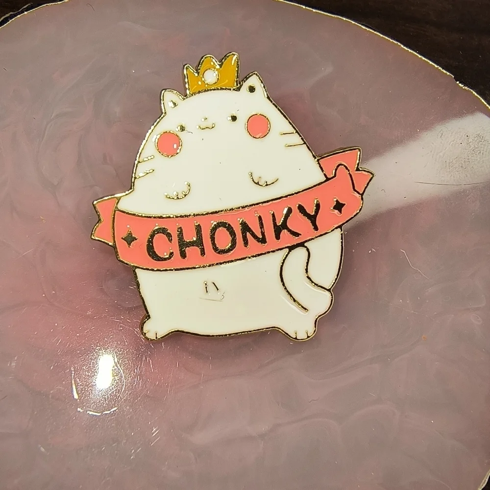 Otaku Ramen chonky cat pin